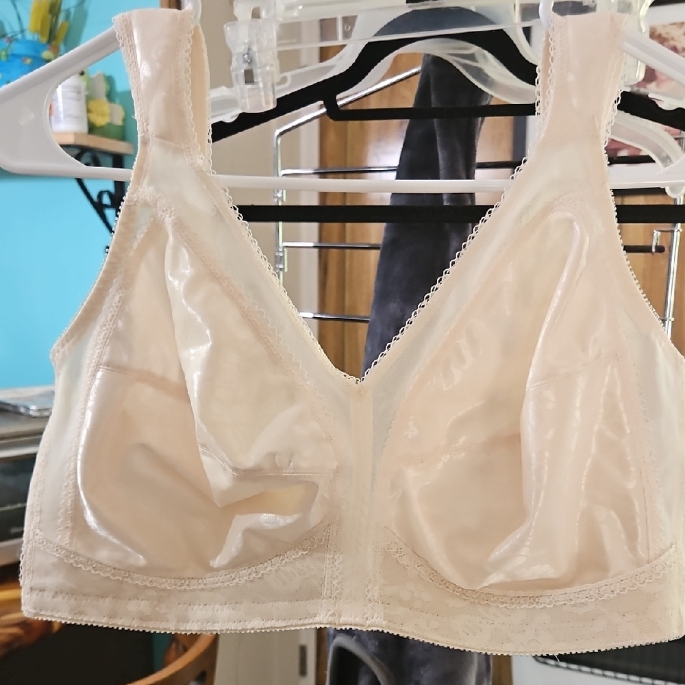 Playtex Cream Women's Bra
